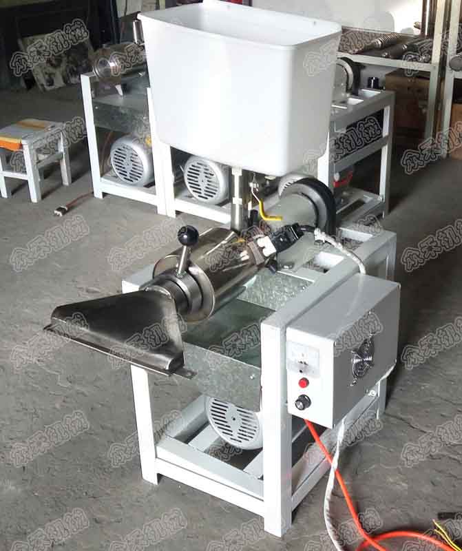 50型臥式搟面皮機(jī)小型搟面皮機(jī)一臺多少錢