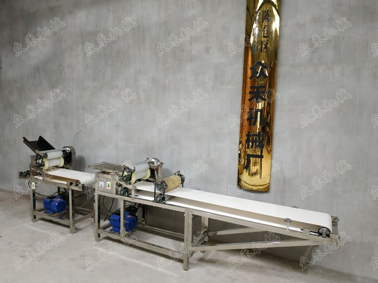 普通仿手工搟面皮成型機價格多少錢