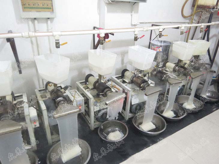 搟面皮機(jī)操作方法簡單嗎