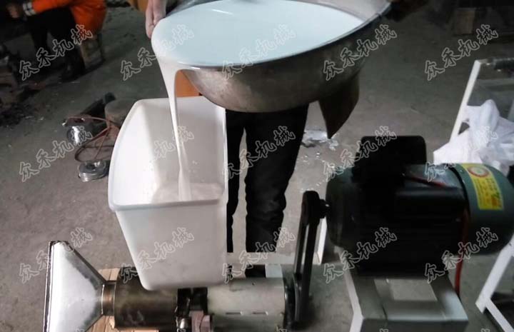 搟面皮機自制涼皮搟面皮面筋怎么做好吃