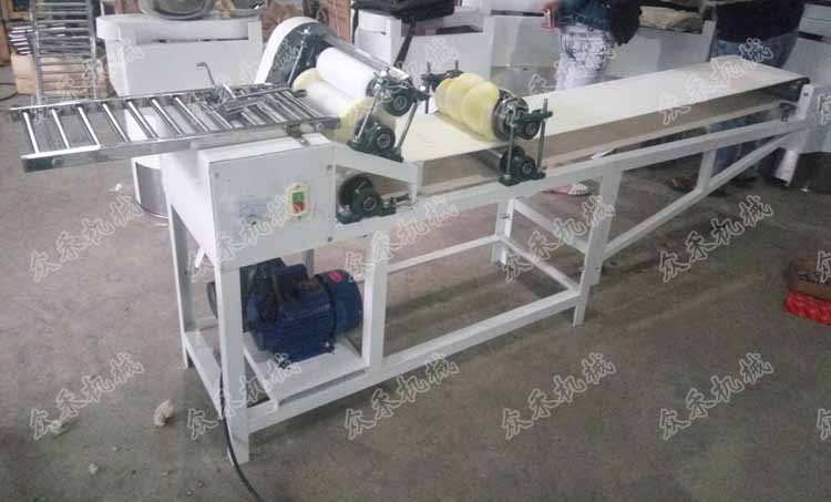 角鐵款普通仿手工搟面皮成型機(jī)