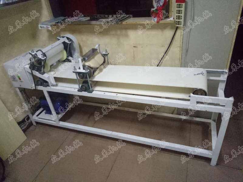 訂做仿手工搟面皮機(jī)