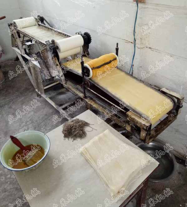 訂做仿手工搟面皮機(jī)廠家直銷